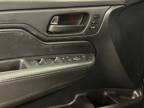 Used 2024 Honda Odyssey Sport image 12