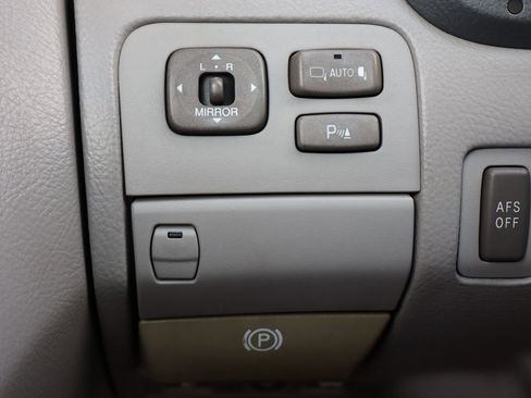 Used 2005 Lexus LS 430 image 29