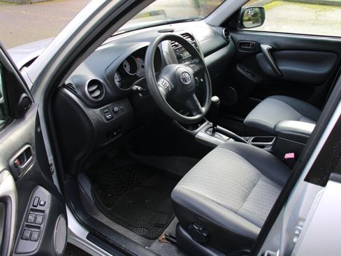 Used 2005 Toyota RAV4 Base 114K MILES image 5