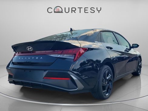 New 2026 Hyundai Elantra SEL Sport image 4