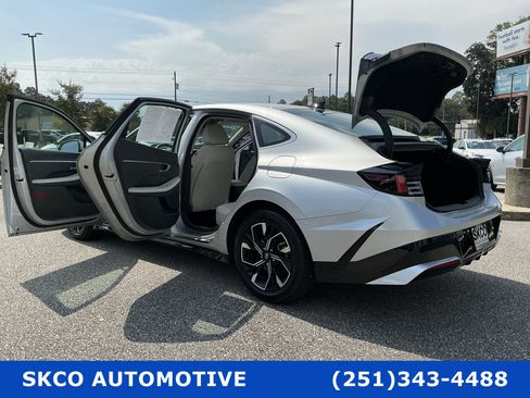 Used 2025 Hyundai Sonata SEL FWD image 30