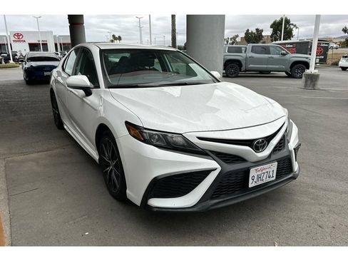 Used 2024 Toyota Camry SE FWD image 2