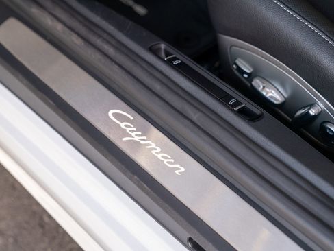 Used 2025 Porsche 718 Cayman Style Edition image 11