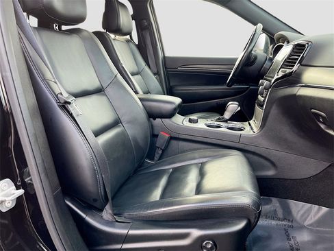 Used 2020 Jeep Grand Cherokee Limited image 27