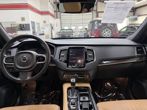 Used 2016 Volvo XC90 T6 Momentum w/ Momentum Plus Package AWD/4WD image 21