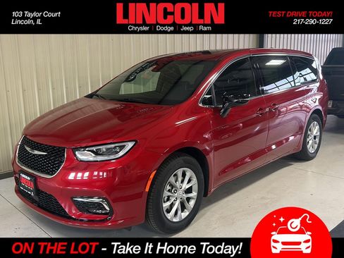 New 2026 Chrysler Pacifica Limited FWD image 1