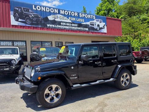 Used 2018 Jeep Wrangler Unlimited Sahara AWD/4WD image 2