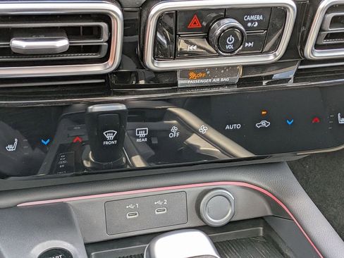 New 2026 Nissan Sentra SR FWD image 18