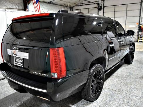Used 2013 Cadillac Escalade ESV Platinum AWD/4WD image 29