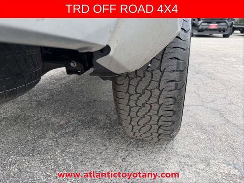 Certified 2024 Toyota Tacoma TRD Off-Road AWD/4WD image 34