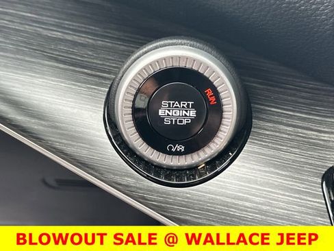 Certified 2024 Jeep Wagoneer Series II w/ Flexible Seating Group image 23