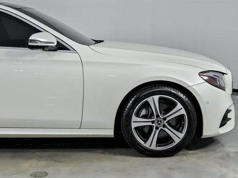 Used 2019 Mercedes-Benz E 300 4MATIC image 14