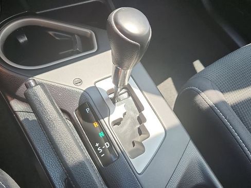 Used 2018 Toyota RAV4 XLE AWD/4WD image 10