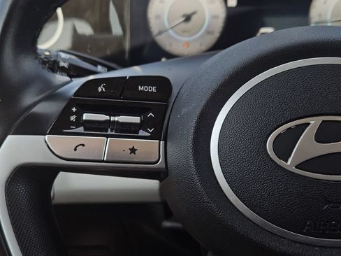 Used 2025 Hyundai Elantra Limited FWD image 29