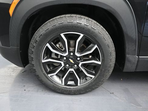 Used 2023 Chevrolet TrailBlazer ACTIV w/ Sun and Liftgate Package image 9