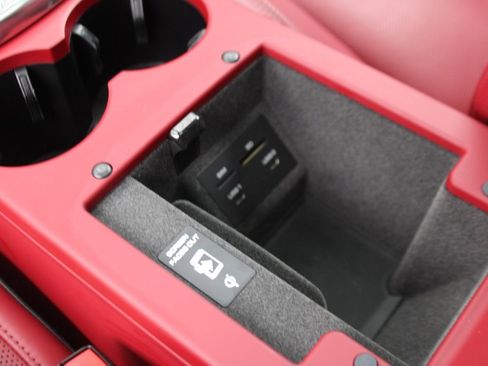 Used 2025 Porsche Macan image 29