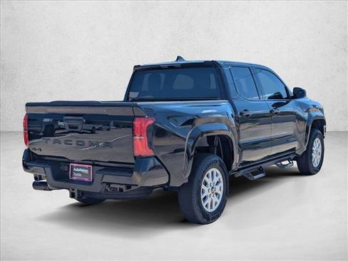 Used 2025 Toyota Tacoma SR5 image 2