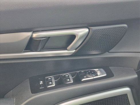 Used 2021 Kia Telluride S FWD image 2