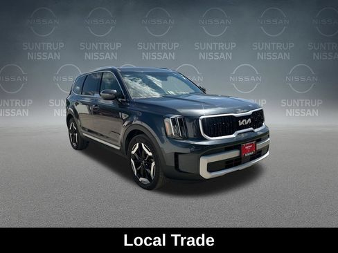 Used 2024 Kia Telluride EX w/ EX Captain's Chair Package AWD/4WD image 9