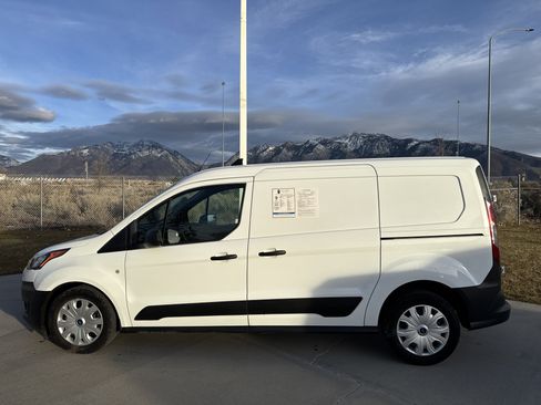 Used 2023 Ford Transit Connect XL image 2