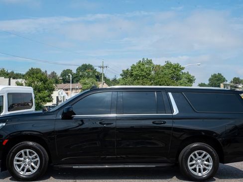 Used 2023 Chevrolet Suburban LT AWD/4WD image 5