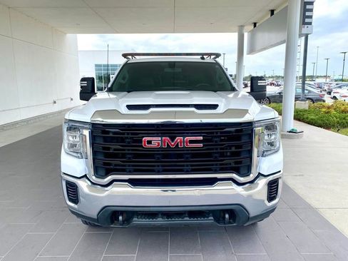 Used 2020 GMC Sierra 2500 2WD Crew Cab w/ Convenience Package image 2
