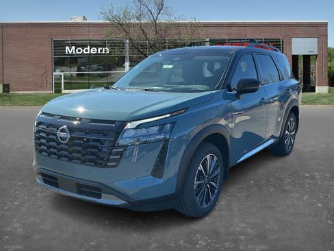 New 2026 Nissan Pathfinder Platinum image 1