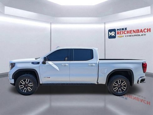Used 2024 GMC Sierra 1500 AT4 w/ Technology Package AWD/4WD image 7