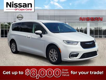 Used 2023 Chrysler Pacifica Touring-L