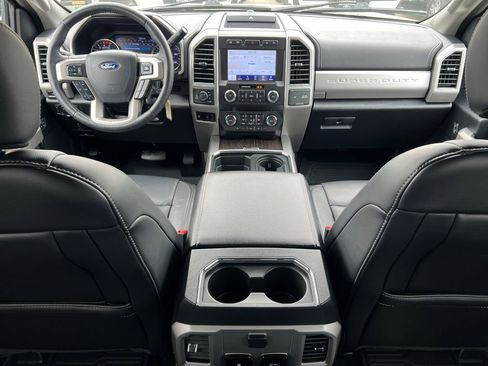 Used 2020 Ford F250 Lariat w/ Chrome Package image 26