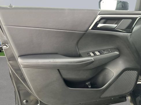 Used 2024 Mitsubishi Outlander SE FWD image 16