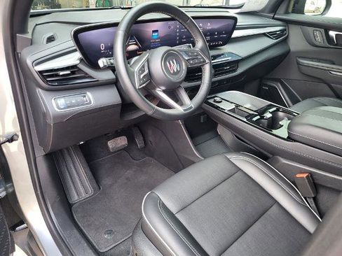 Used 2025 Buick Enclave Preferred image 11