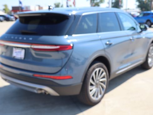 Used 2025 Lincoln Corsair Reserve AWD/4WD image 5
