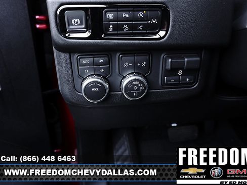 New 2025 GMC Yukon XL Denali w/ Denali Reserve Package image 28