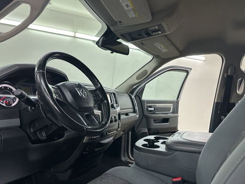 Used 2014 RAM 1500 Classic SLT image 29