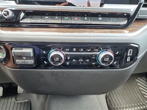 New 2026 GMC Sierra 1500 Elevation image 23