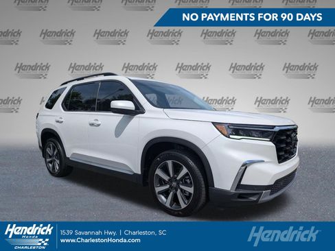 Certified 2025 Honda Pilot Touring image 1