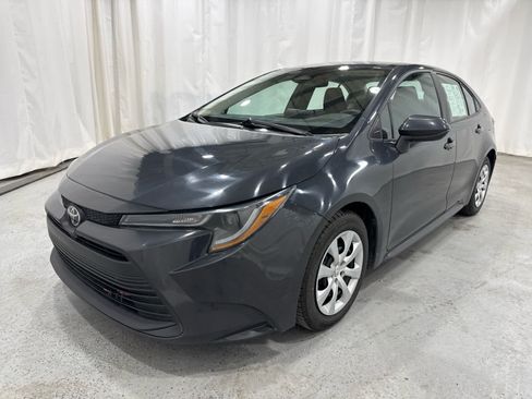 Used 2023 Toyota Corolla LE FWD image 1