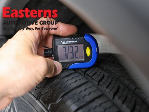 Used 2024 Nissan Rogue S AWD/4WD image 30