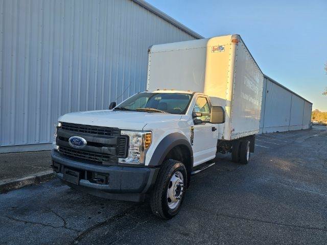 Used 2018 Ford F550 2WD Regular Cab Super Duty image 2