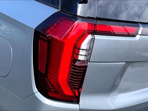 Used 2025 GMC Yukon AT4 Ultimate w/ LPO, Floor Liner Package image 27