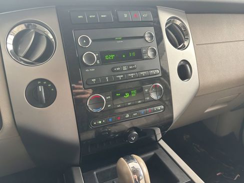 Used 2012 Ford Expedition Limited image 23