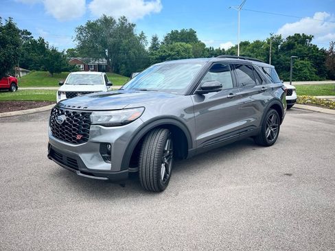 New 2026 Ford Explorer ST w/ Sun And Sound Package AWD/4WD image 3