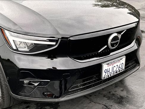 Used 2023 Volvo XC40 Recharge Plus w/ Protection Package Premier image 32