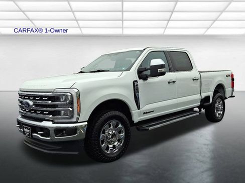 Used 2023 Ford F250 Lariat w/ Chrome Package image 3