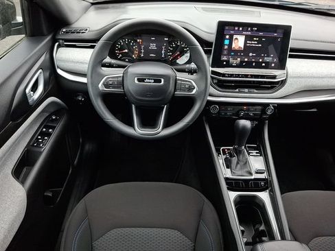 Used 2023 Jeep Compass Sport AWD/4WD image 2