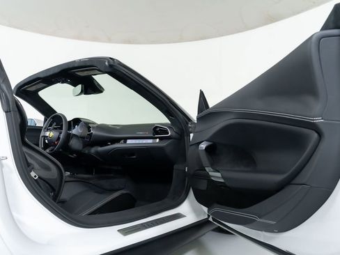 Used 2025 Ferrari 296 GTS image 40