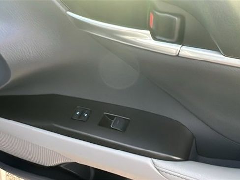 Certified 2022 Toyota Camry XLE image 34
