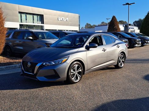 Used 2023 Nissan Sentra SV image 2