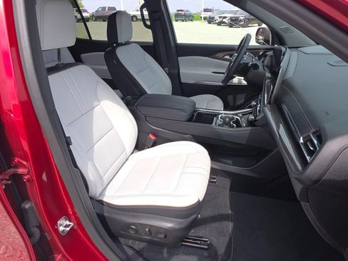 Used 2024 Chevrolet Traverse RS FWD image 10